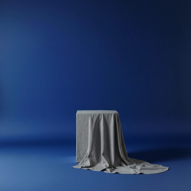 Crepe draped over the reference plinth